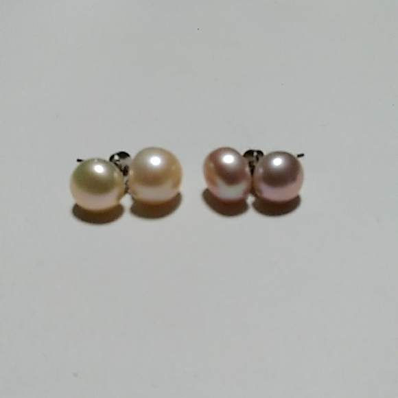 Pearl Earring Set - Picture 1 of 3